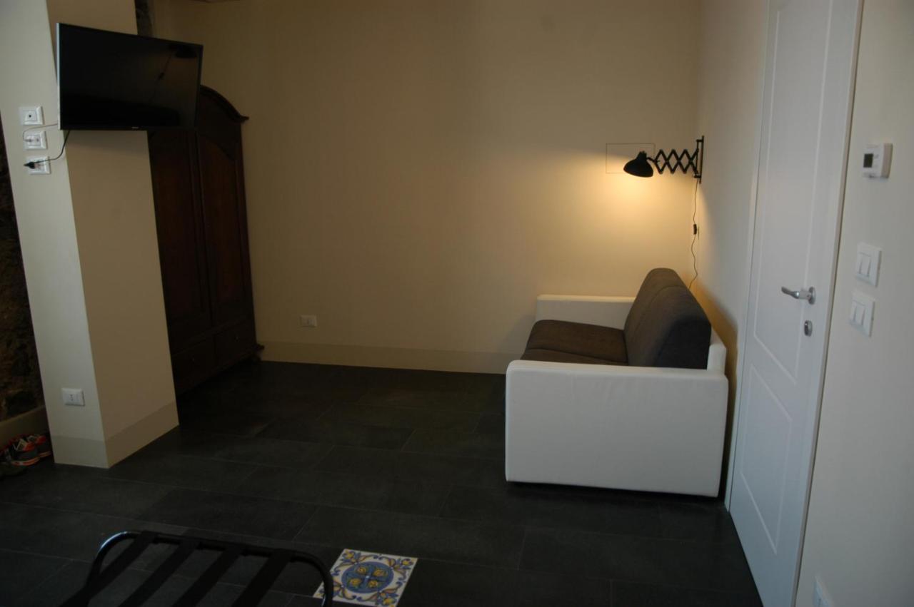 Castello D'Alcontres Guest House 3 Stelle Ница ди Сицилия Екстериор снимка