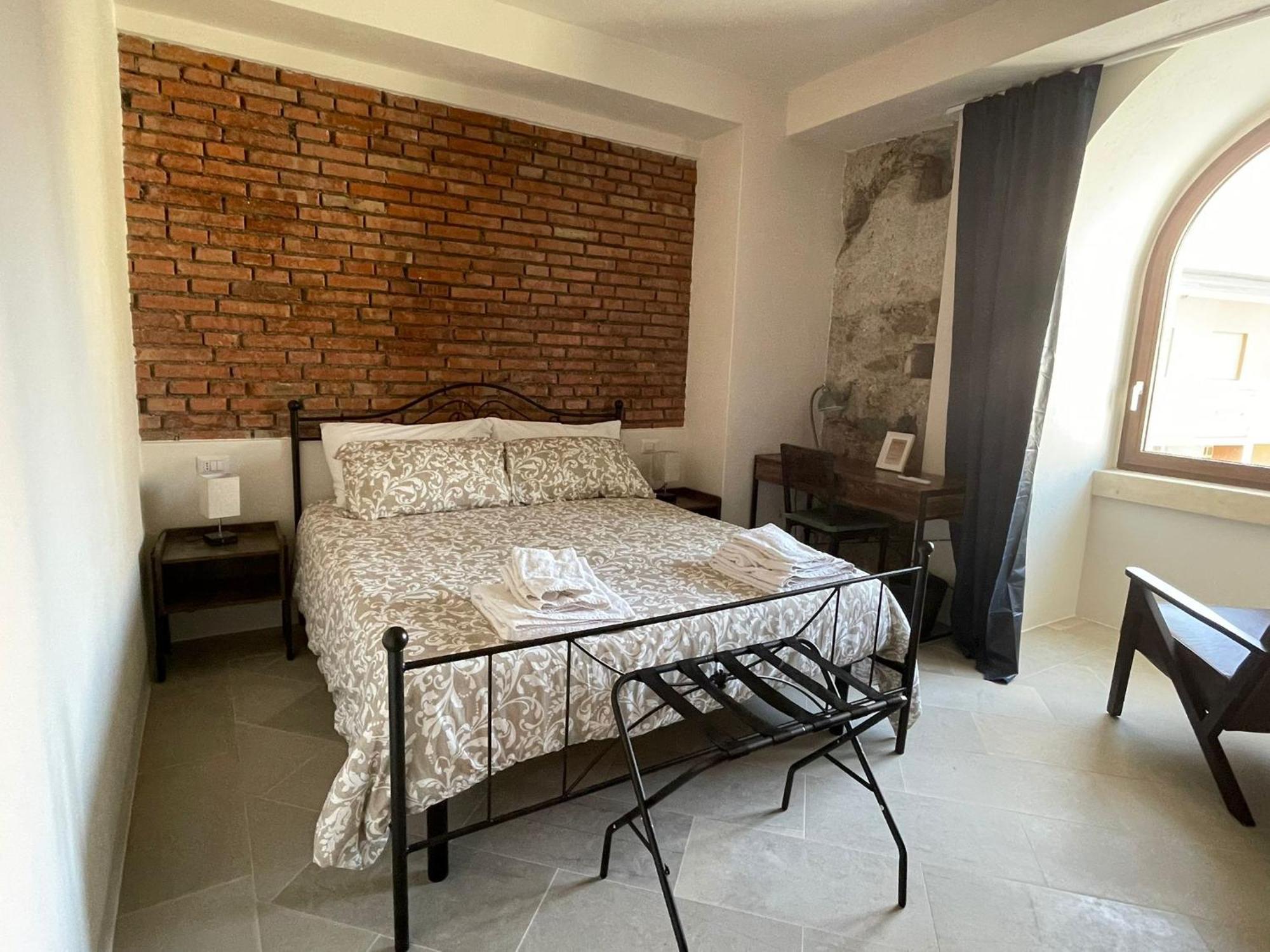 Castello D'Alcontres Guest House 3 Stelle Ница ди Сицилия Екстериор снимка